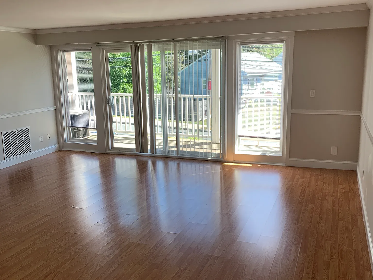 Spring Garden Ter, Woburn — Photo 3