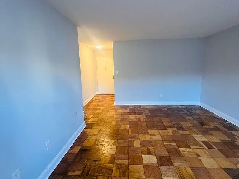 25 Washington Ave — Photo 15