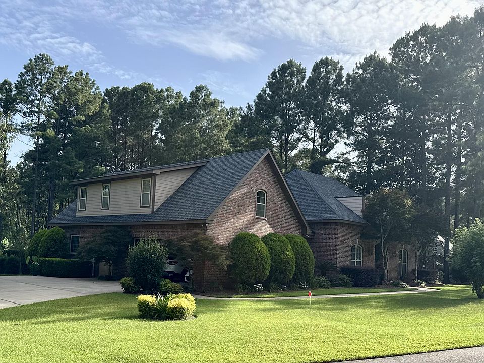 2nd image of 115 Carriage Parke Dr