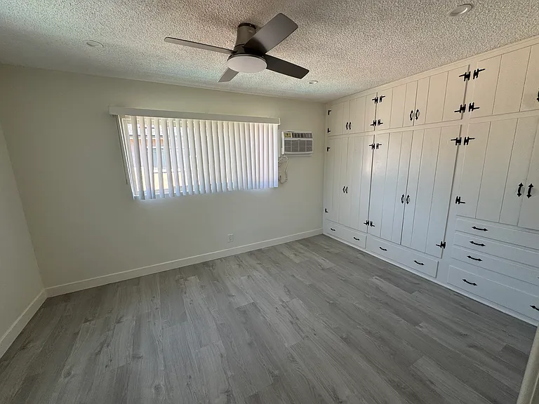15461 Moorpark St #6 — Photo 9