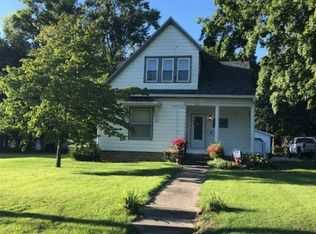 420 W Bridgeport St, White Hall, IL 62092