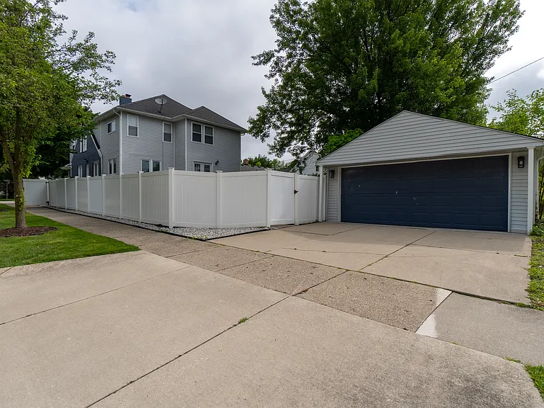 2604 Manchester Rd — Photo 52
