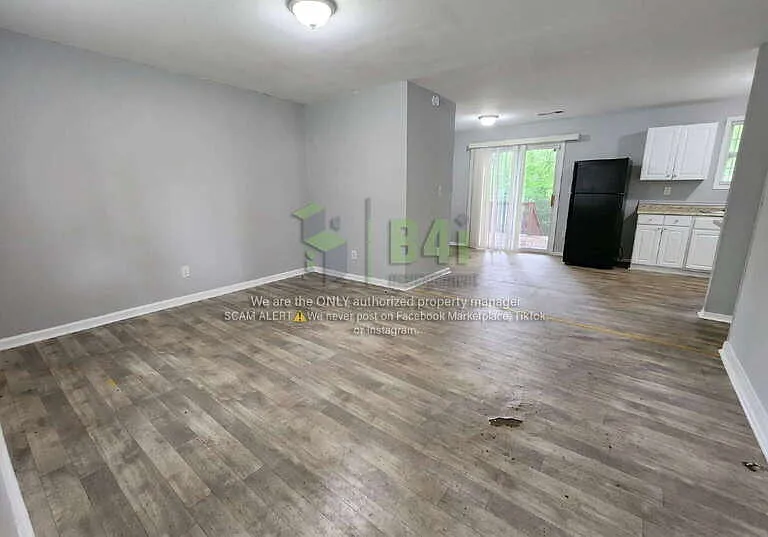 324 Macedonia Rd SE — Photo 4