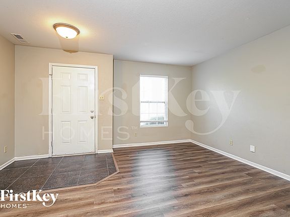 3rd image of 340 Kendall Dr