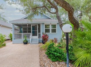 1511 Cottage Loop Dr, Rockport, TX 78382