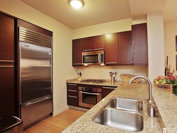 3rd image of 425 1st St Unit 4101