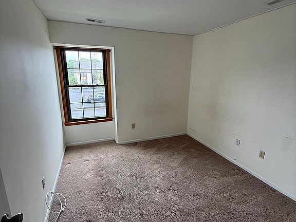 5th image of 339 Georgia Ct