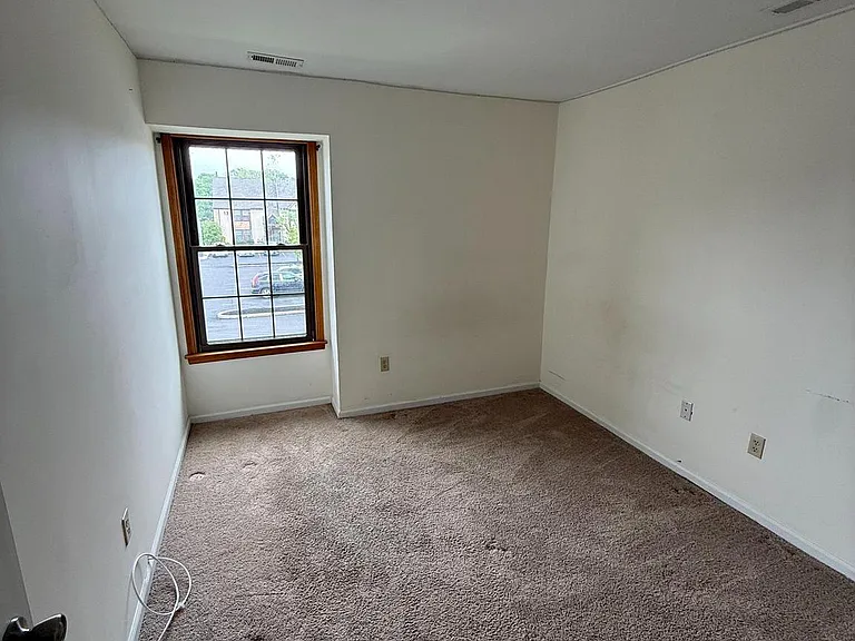 339 Georgia Ct — Photo 5