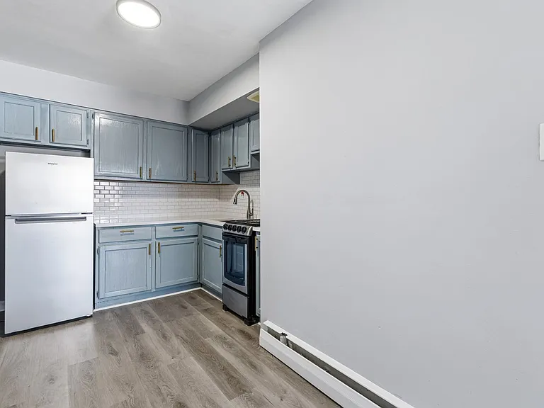 615 E Main St — Photo 2