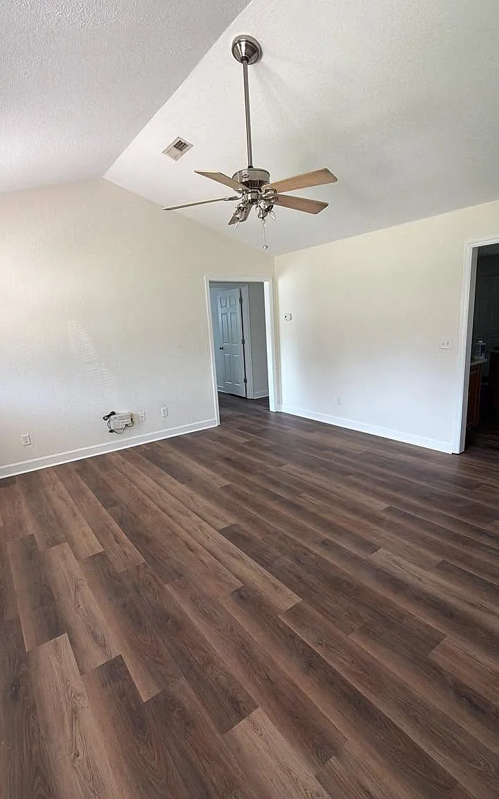 3 bed, 1436 sqft, $1,850 — Photo 2