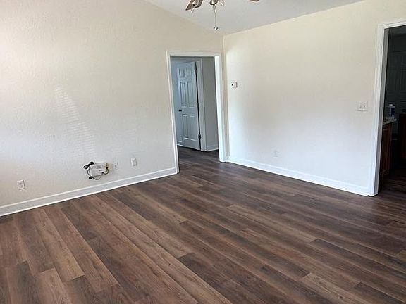 2nd image of 325 Creeks Jewell Dr