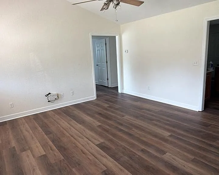 325 Creeks Jewell Dr — Photo 2