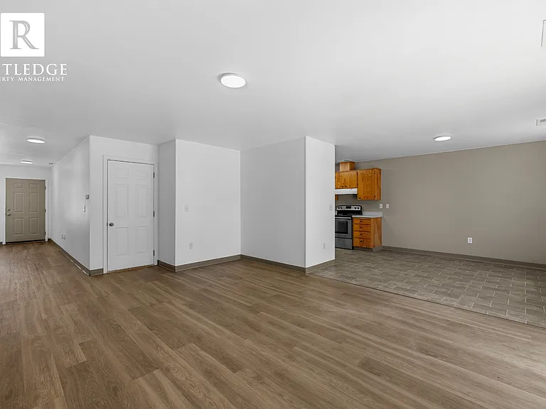 164 S Haskell St — Photo 4
