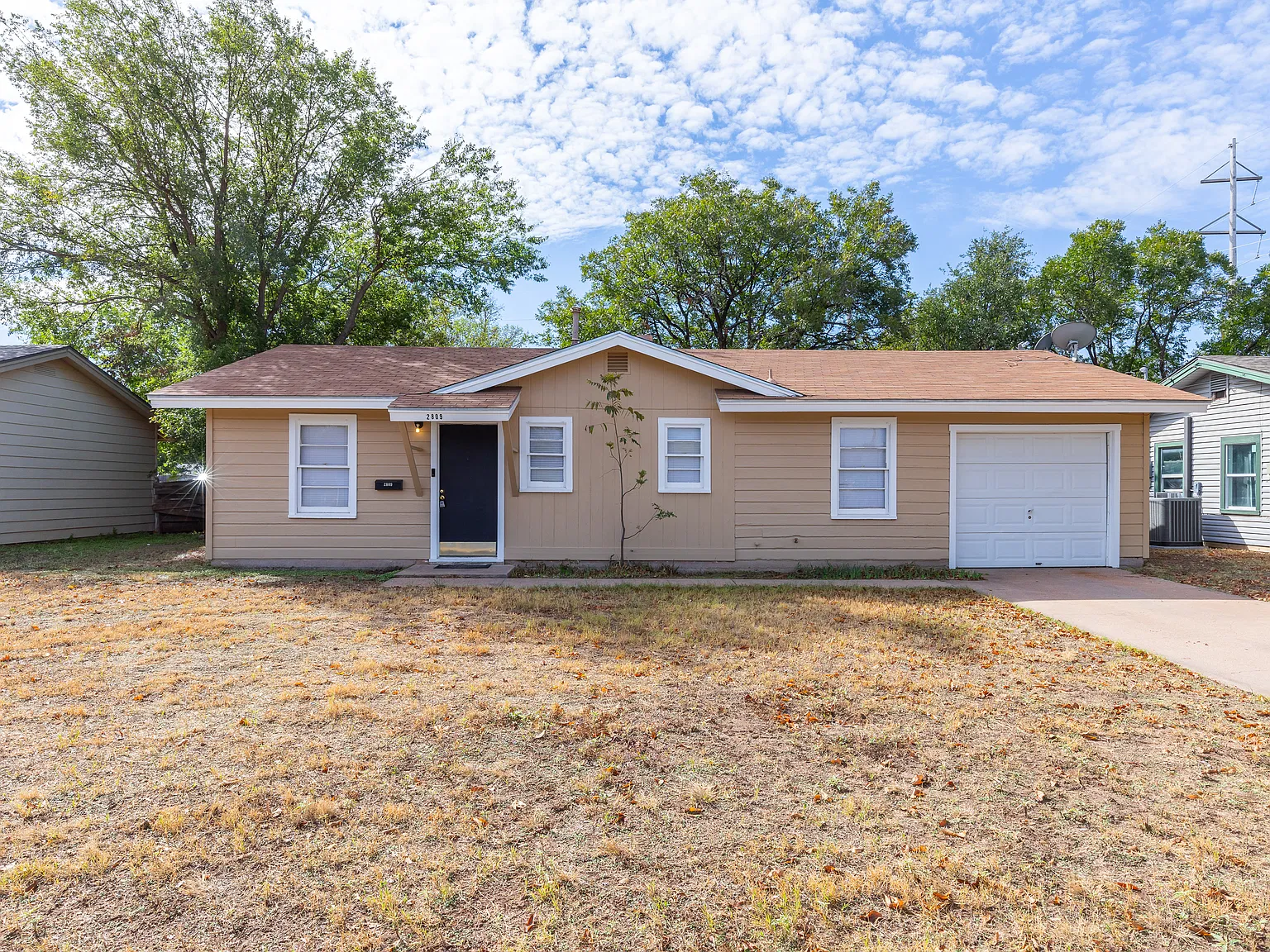 3 bed, 864 sqft, $1,850 — Photo 1