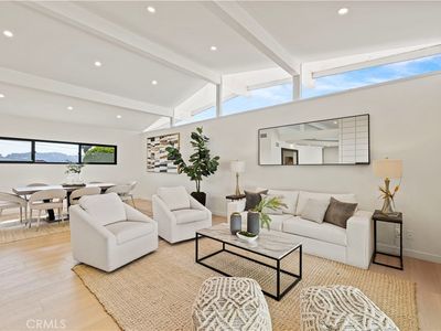 2414 Las Positas Rd, Glendale, CA, 91208