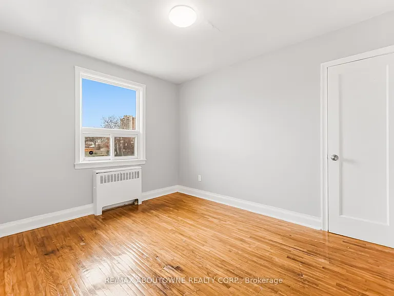 1037 Churchill Ave E #7 — Photo 18