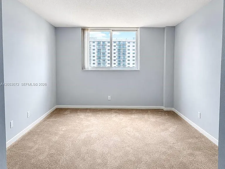 19380 Collins Ave #910 — Photo 4