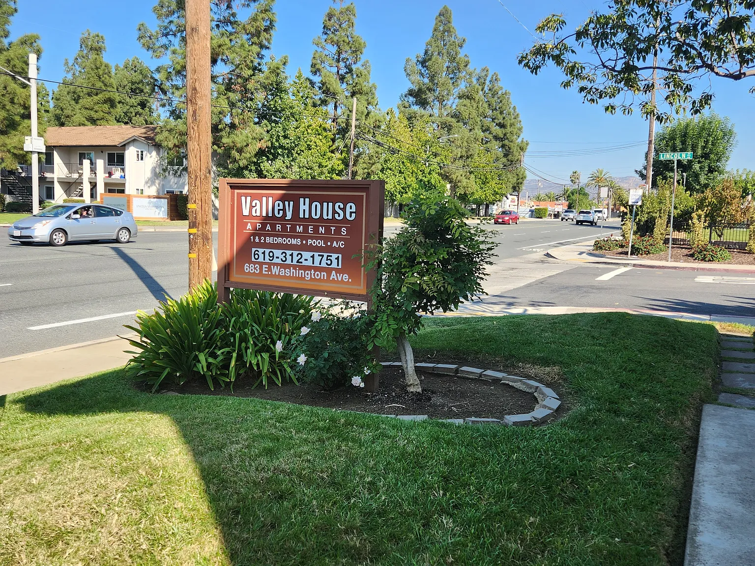 Valley House Apartments — Photo 3