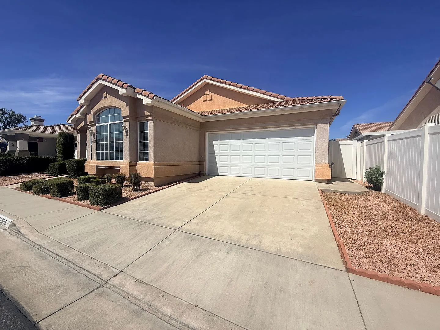 A wonderful opportunity for anyone looking for a spacious, comfortable home in a peaceful 55+ com... — Photo 2