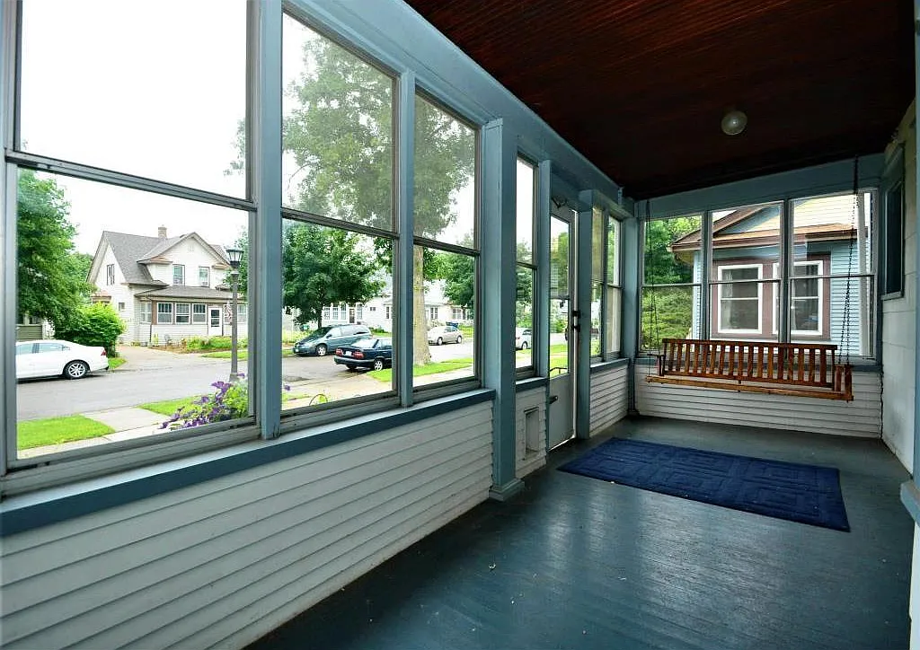 5 bed, 2.5 bath, $2,800 — Photo 3