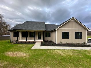 70 Goose Creek Ln, Hartsville, TN 37074