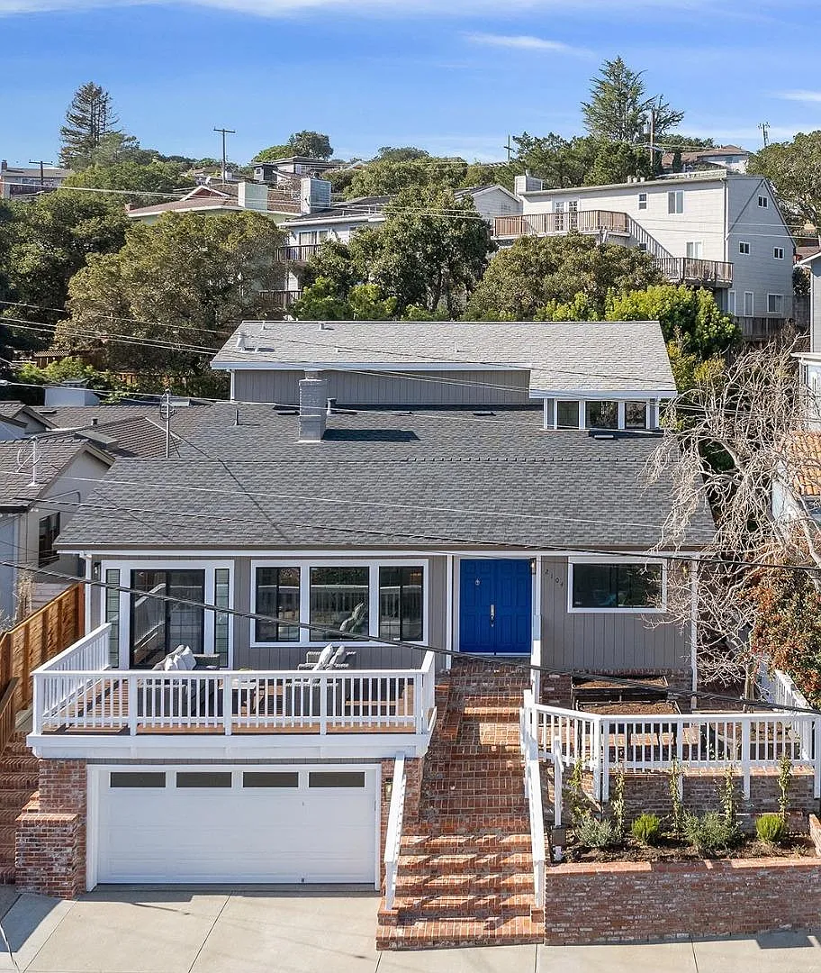2104 Lyon Ave photo 1