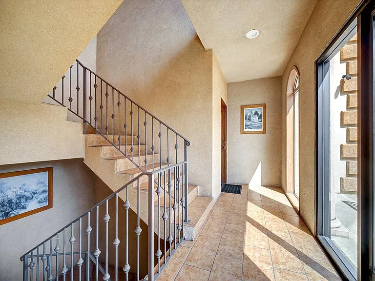 10769 Ohio Ave #Penthouse 2 — Photo 28