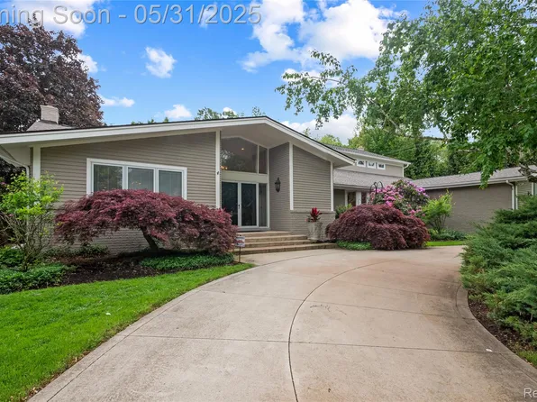 4495 Stony River Dr, Bloomfield Hills, MI 48301