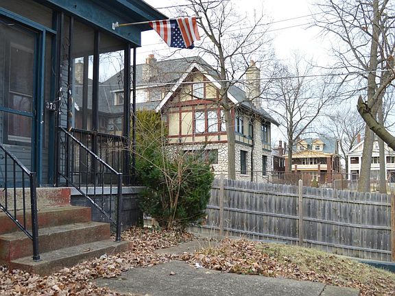 4th image of 379 Fairwood Ave