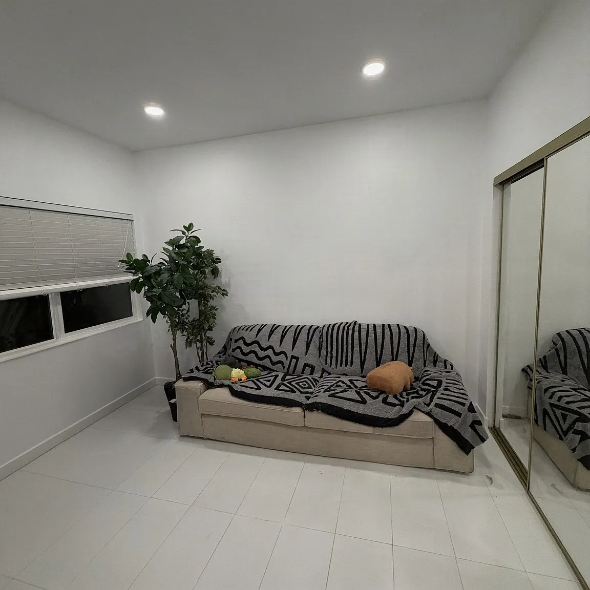 2 bed, 746 sqft, $3,000 — Photo 4