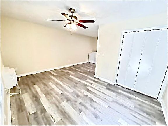 3rd image of 403 Ketron Ln #8