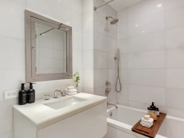 5 Franklin Place image 7 of 16