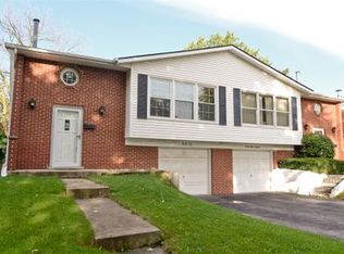 6816 Valley View Rd, Hanover Park, IL 60133