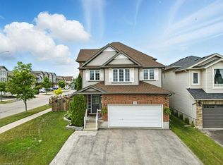 3 Tottenham St, Kitchener, ON N2R1V8