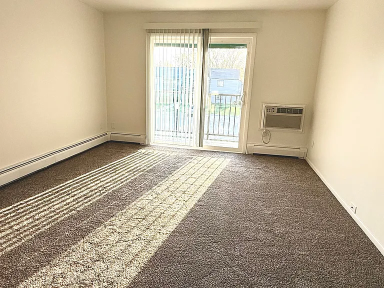 Elkhorn Village Apartments | 1 & 2 Bedroom Apartments in Elkhorn, WI Heat Included — Photo 75