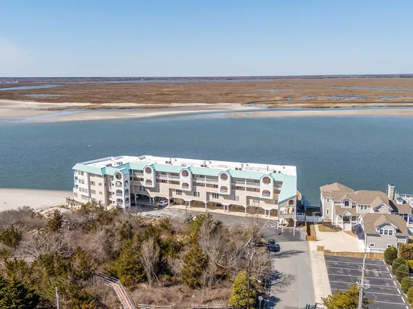 9400 Roberts Ave APT 104, Sea Isle City, NJ 08243