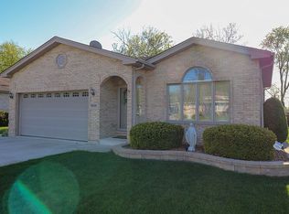 8608 Nagle Ave, Burbank, IL