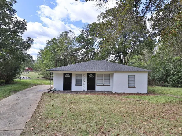 8 Mount Olive Ln, Fort Mitchell, AL 36856