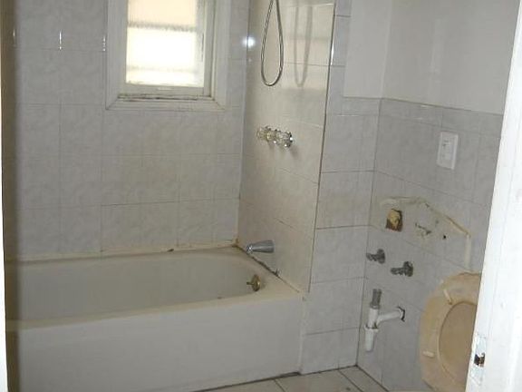 5th image of 5117 W 31st Pl