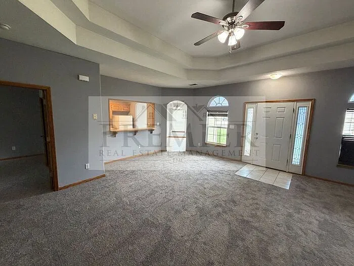 2 bed, 1.5 bath, $1,370 — Photo 3