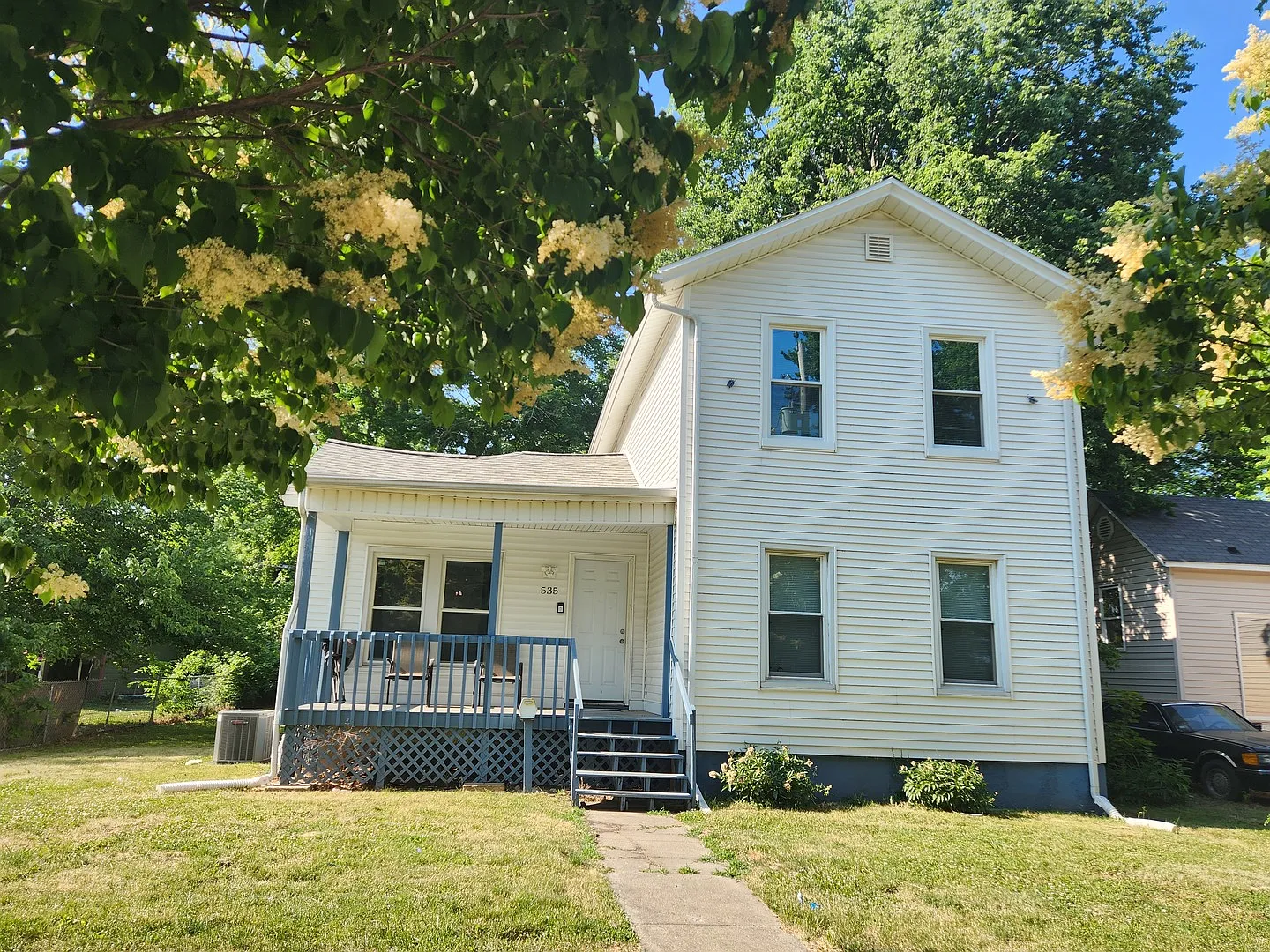 535 W Grove St photo 1