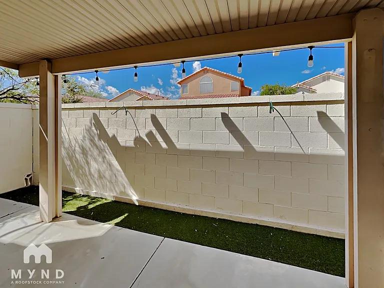 8042 Laurena Ave — Photo 34