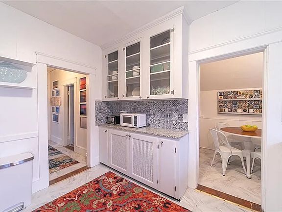 5th image of 33 Fulton St Floor 2