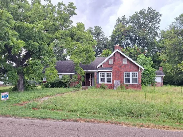 384 2nd St, Friars Point, MS 38631