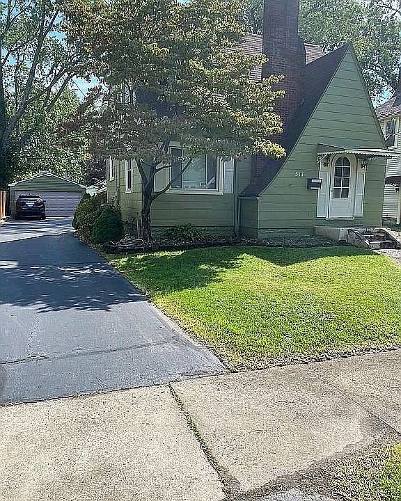 1st image of 715 Hazelwood Ave SE