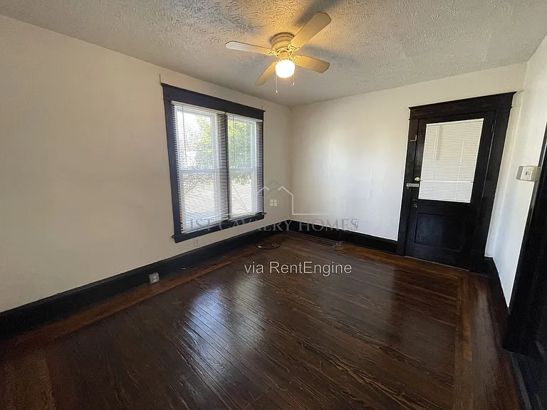 1052 Yale St #3 — Photo 18
