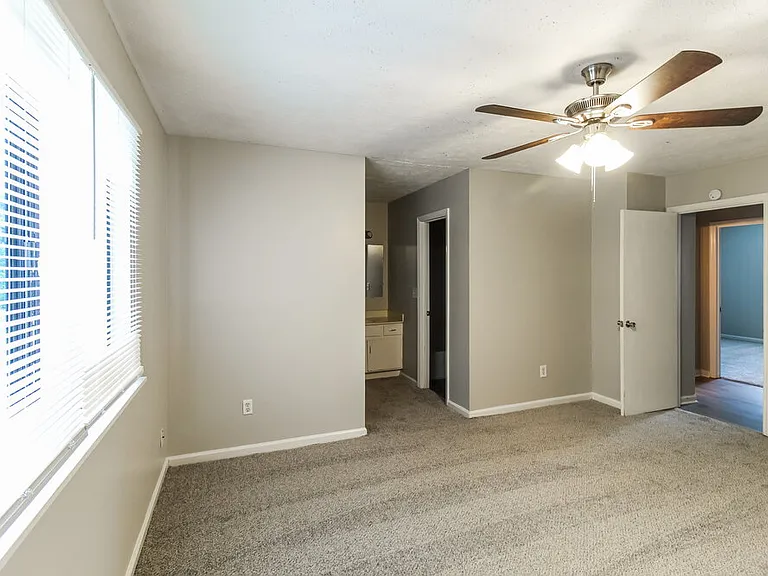 5292 Kinsdale Ln — Photo 11
