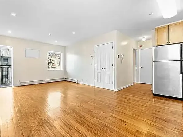 567 Warren Street 505 image 1 of 7