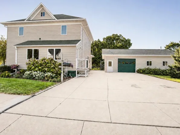 106 N Broadway St, Groton, SD 57445