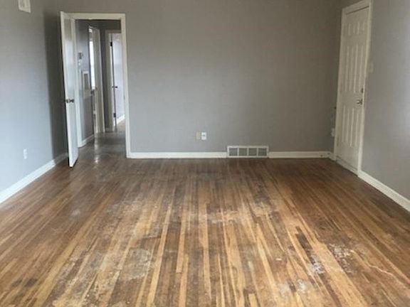 3rd image of 6729 Macon Rd